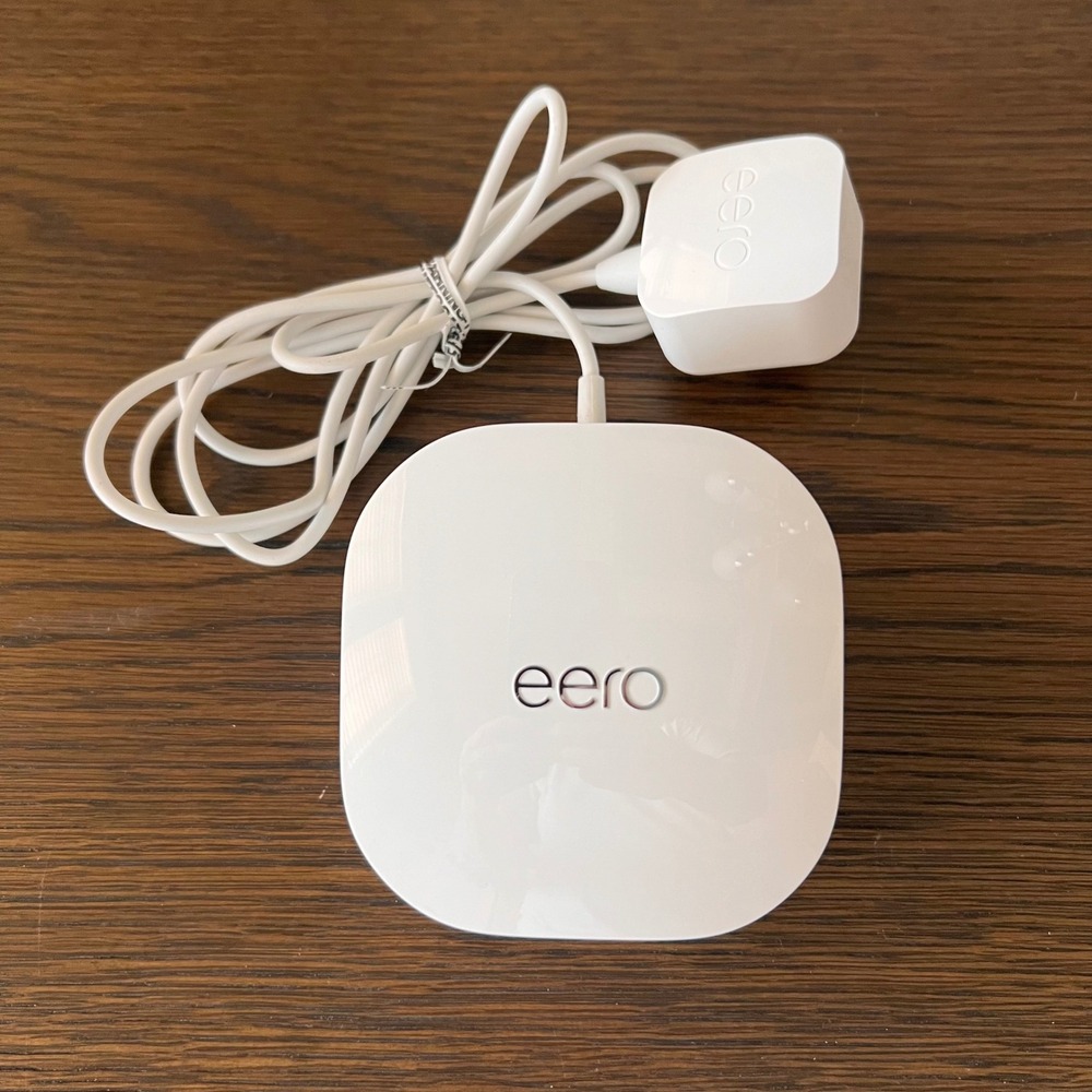 EERO 6 Dual-Band Mesh Wi-Fi‎ Extender White Model Q010001 500 Mbps